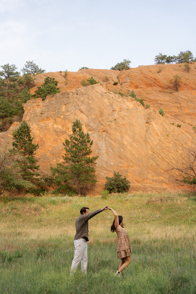 garden of the gods engagement photos