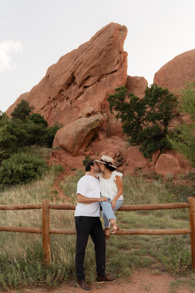 garden of the gods engagement photos