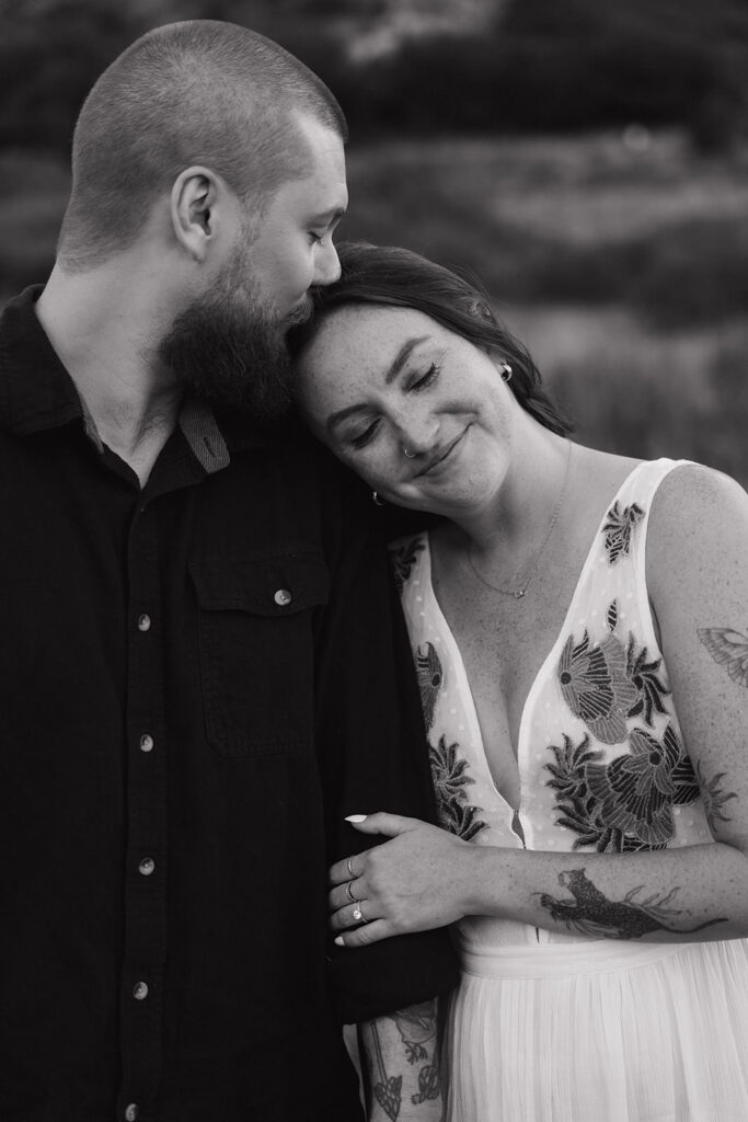 garden of the gods engagement photos