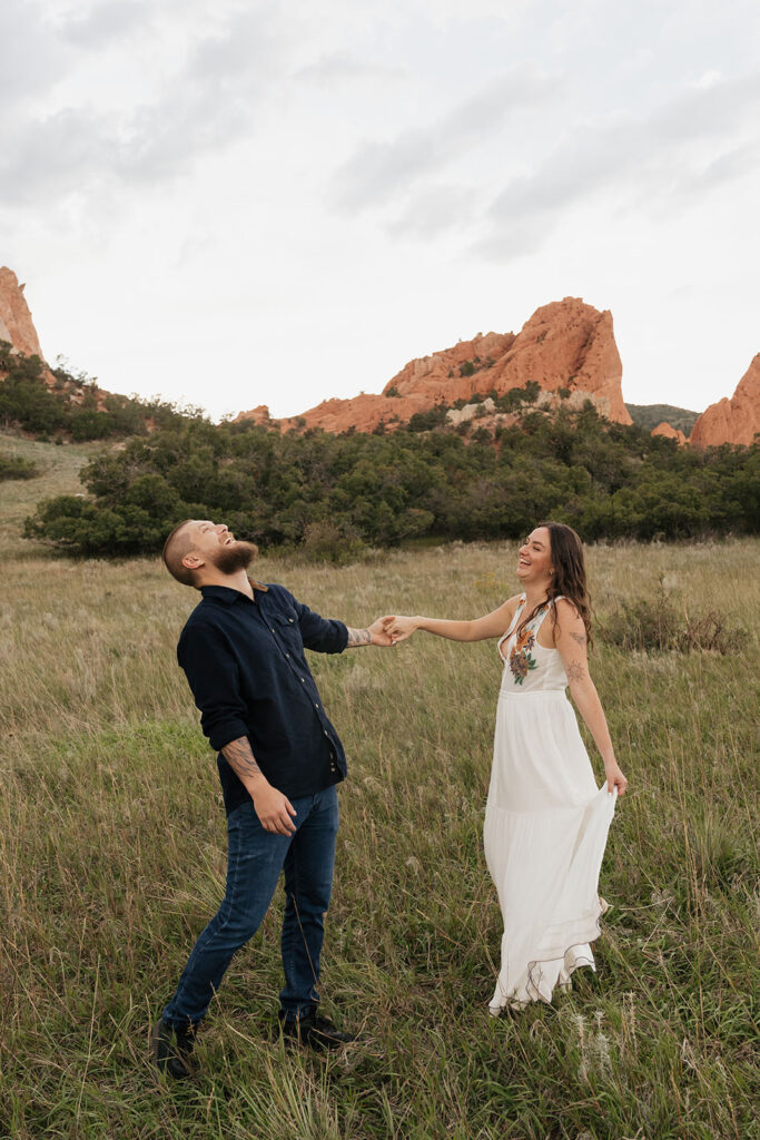 garden of the gods engagement photos