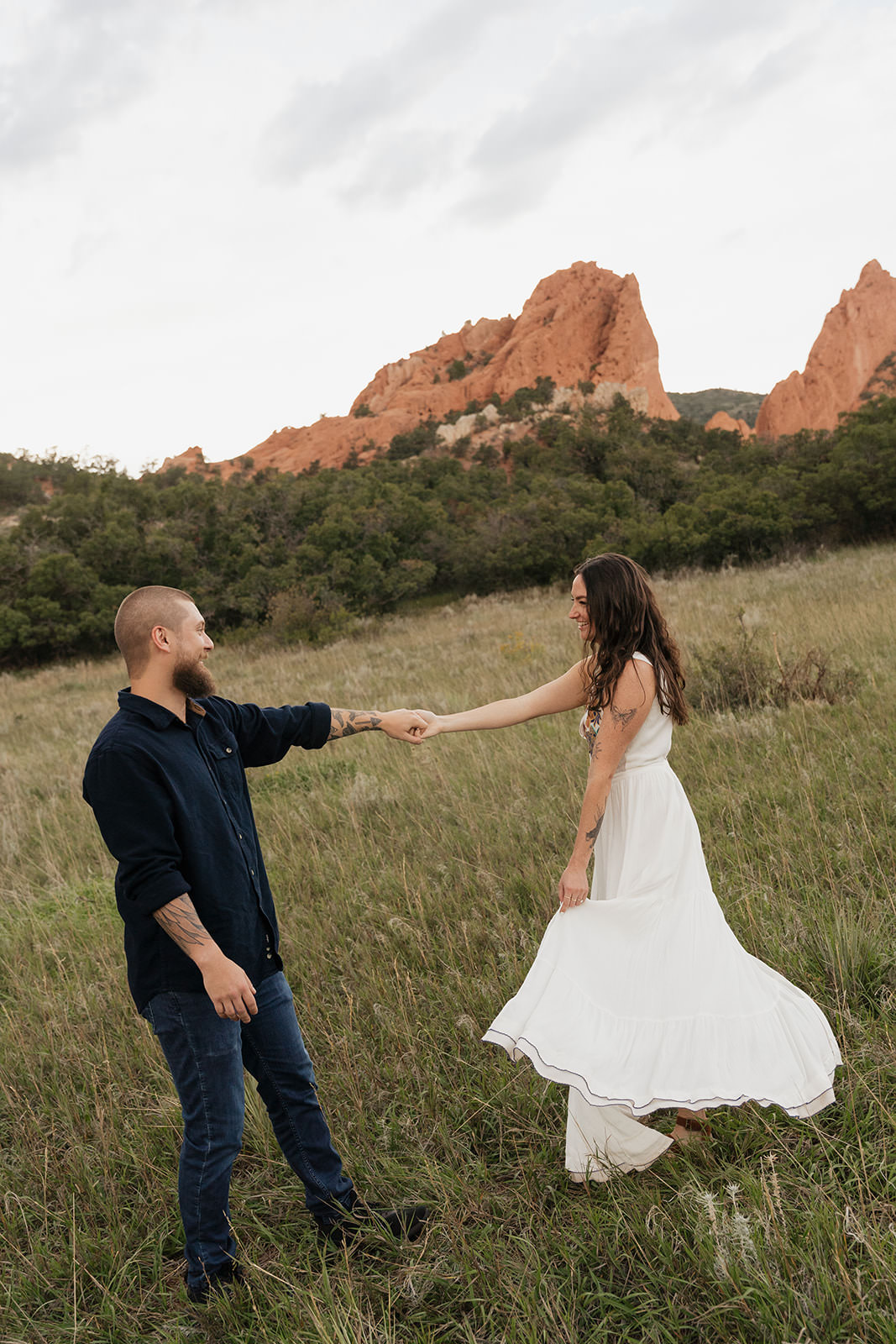 garden of the gods engagement photos