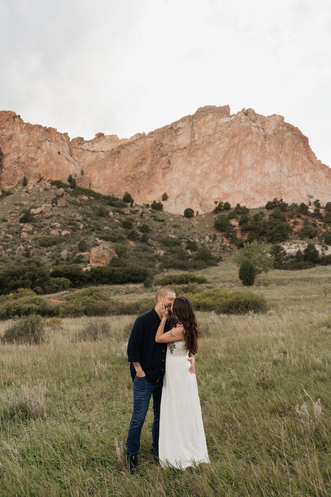 garden of the gods engagement photos