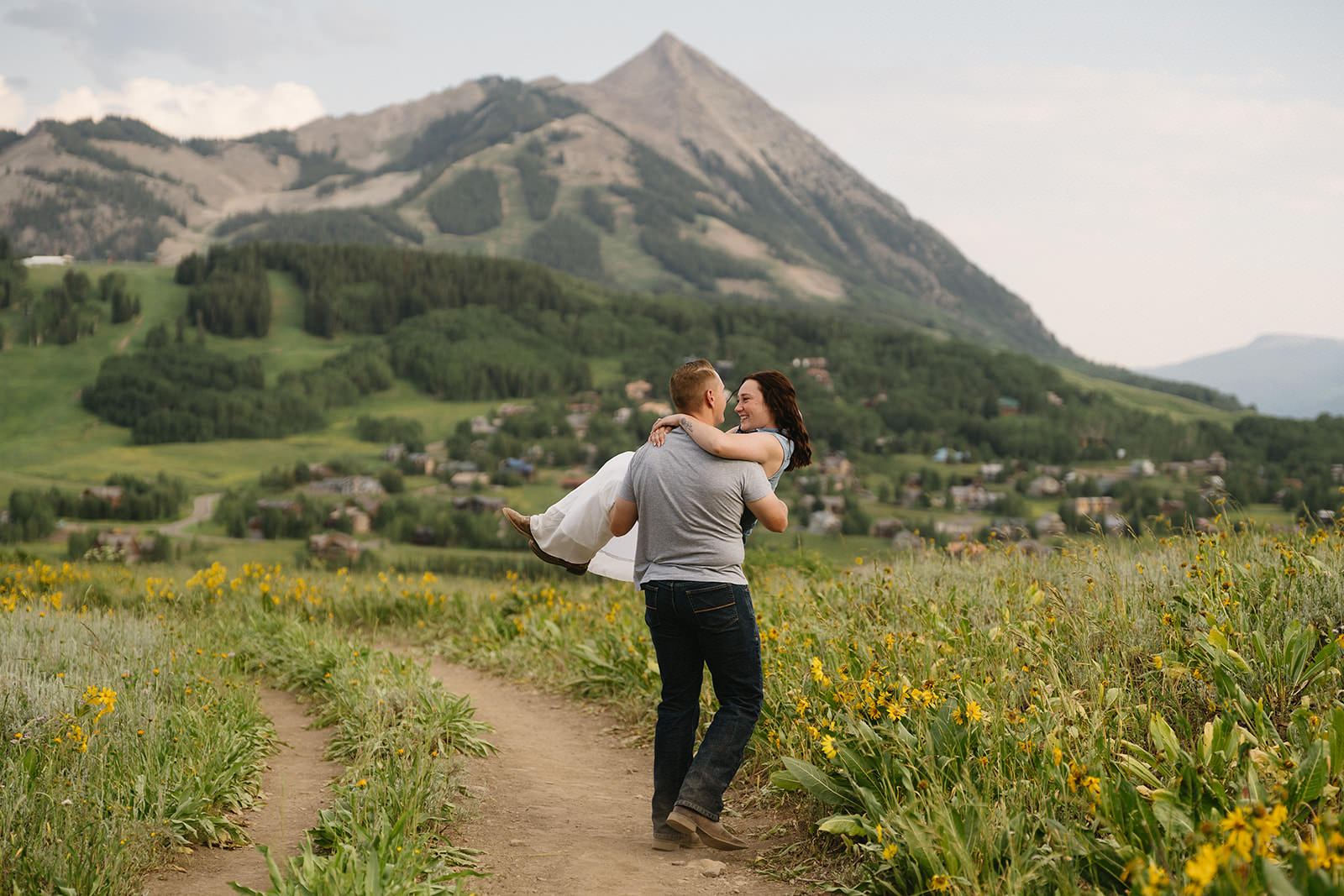 crested butte engagement photos